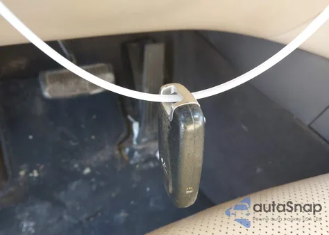 2012 Hyundai Genesis 4.6 z USA, uszkodzony, nr VIN KMHGC4DF9CU207474